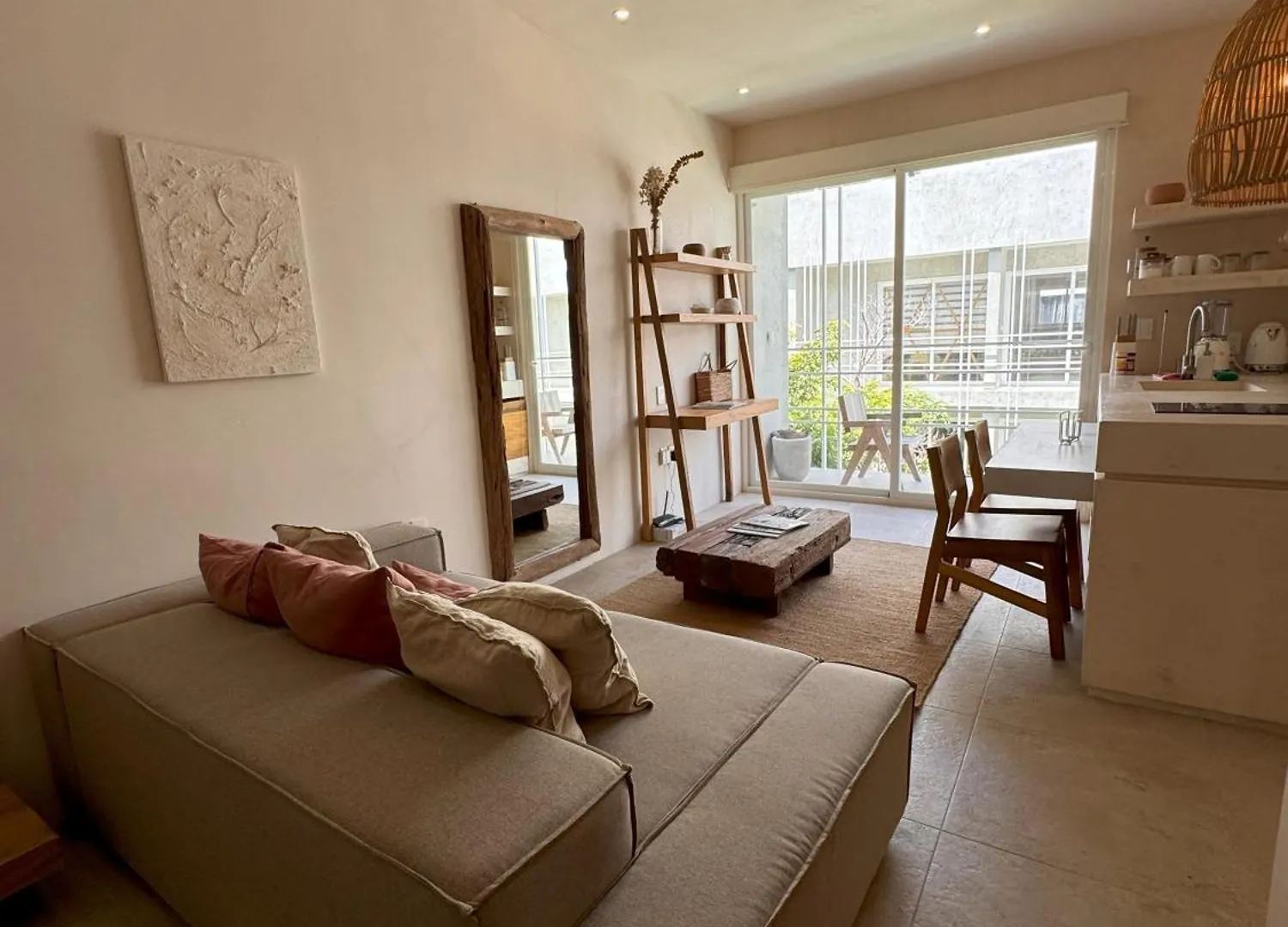 Jungle Chic Suites By Marea تولوم